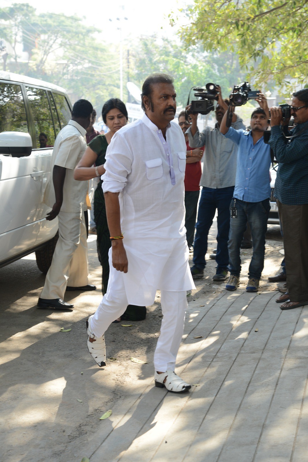 VB Rajendra Prasad Condolences Photos 01 - 79 / 170 photos