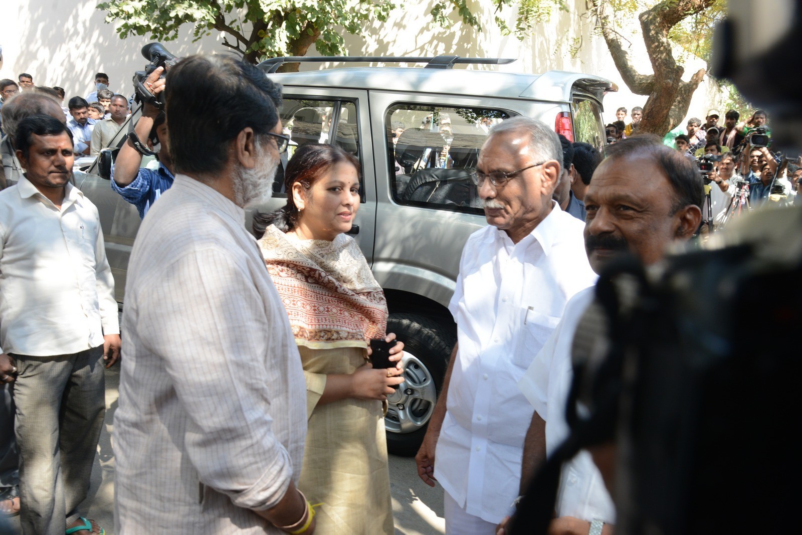 VB Rajendra Prasad Condolences Photos 01 - 90 / 170 photos