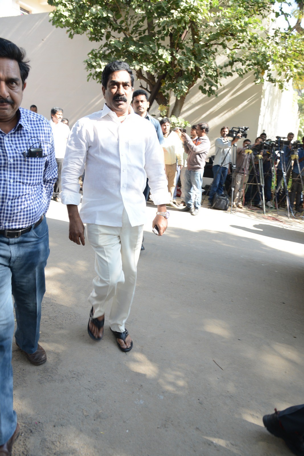 VB Rajendra Prasad Condolences Photos 01 - 95 / 170 photos