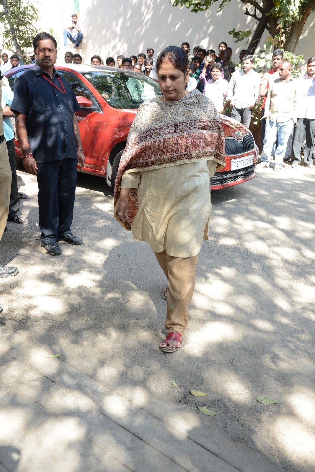 VB Rajendra Prasad Condolences Photos 01 - 130 / 170 photos