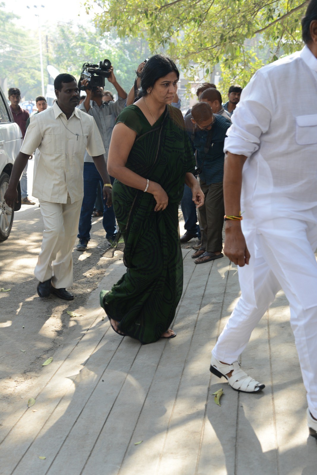 VB Rajendra Prasad Condolences Photos 01 - 133 / 170 photos