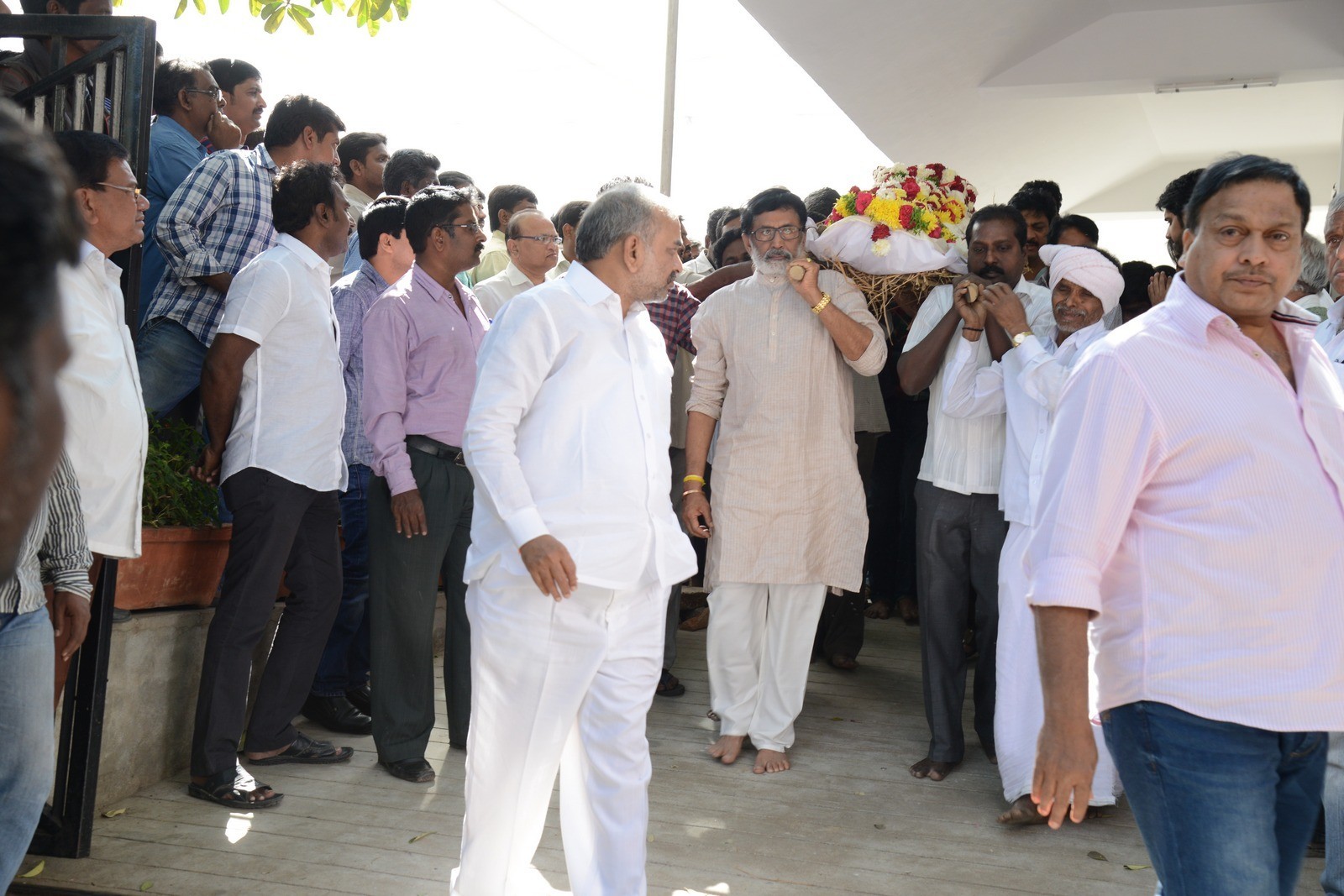 VB Rajendra Prasad Condolences Photos 02 - 2 / 170 photos