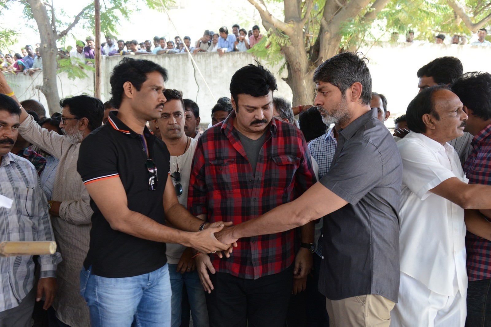 VB Rajendra Prasad Condolences Photos 02 - 9 / 170 photos