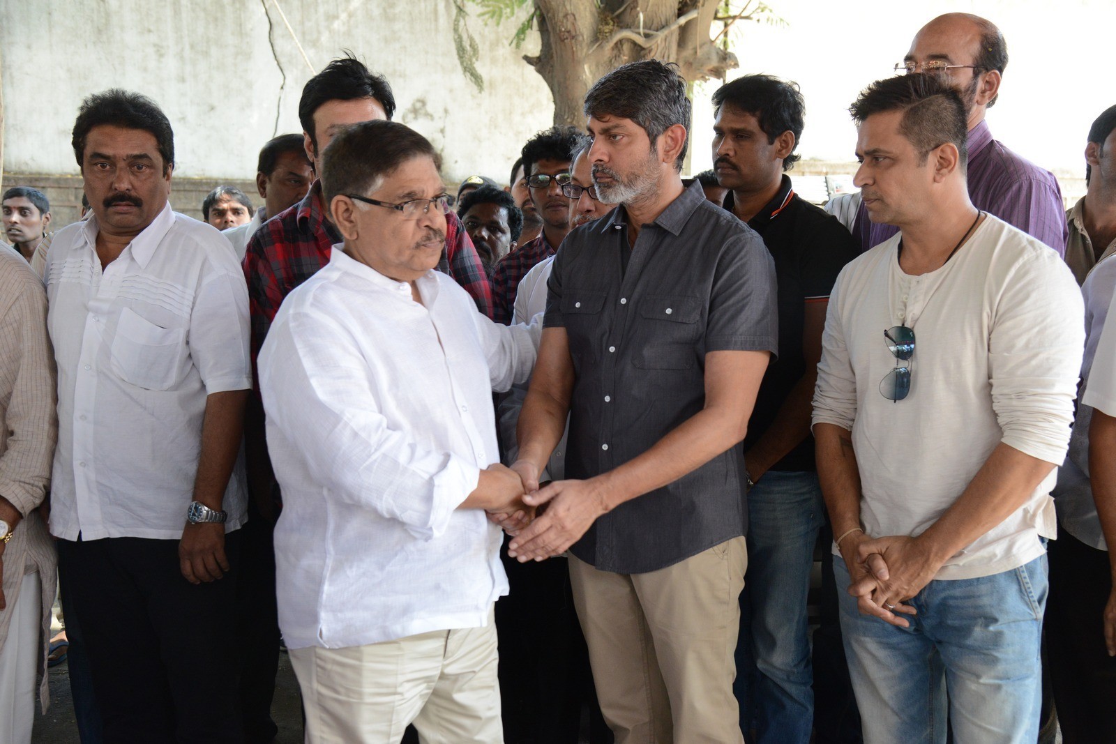 VB Rajendra Prasad Condolences Photos 02 - 34 / 170 photos