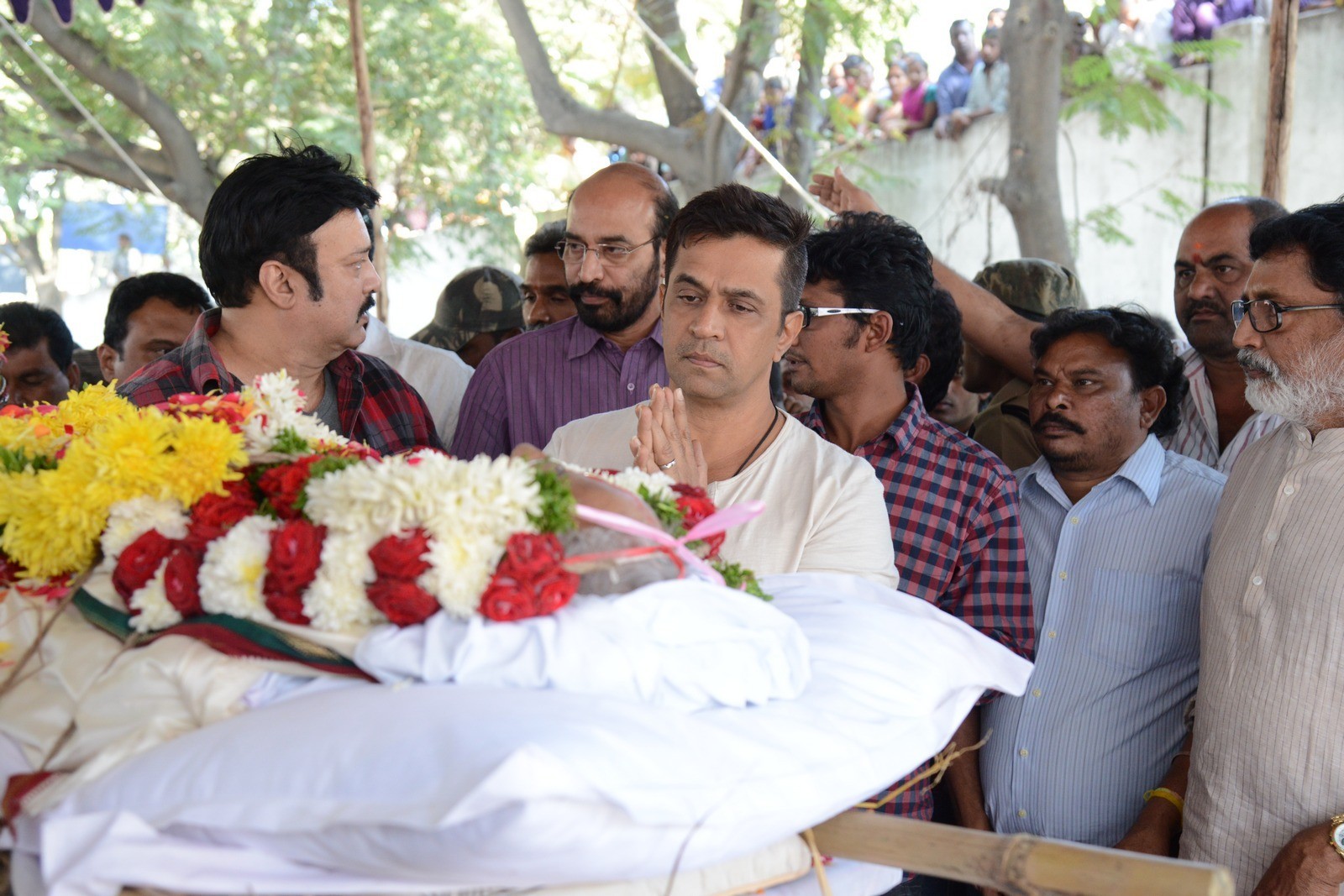 VB Rajendra Prasad Condolences Photos 02 - 37 / 170 photos