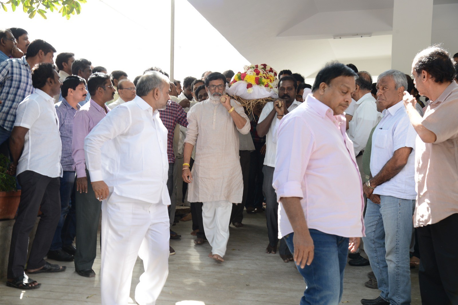 VB Rajendra Prasad Condolences Photos 02 - 48 / 170 photos