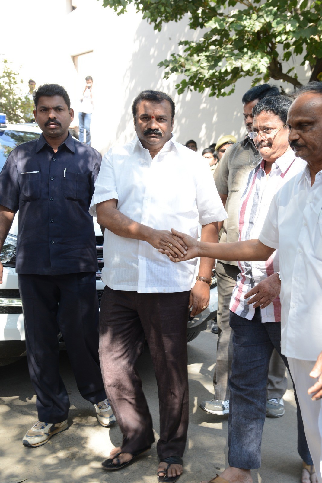 VB Rajendra Prasad Condolences Photos 02 - 85 / 170 photos