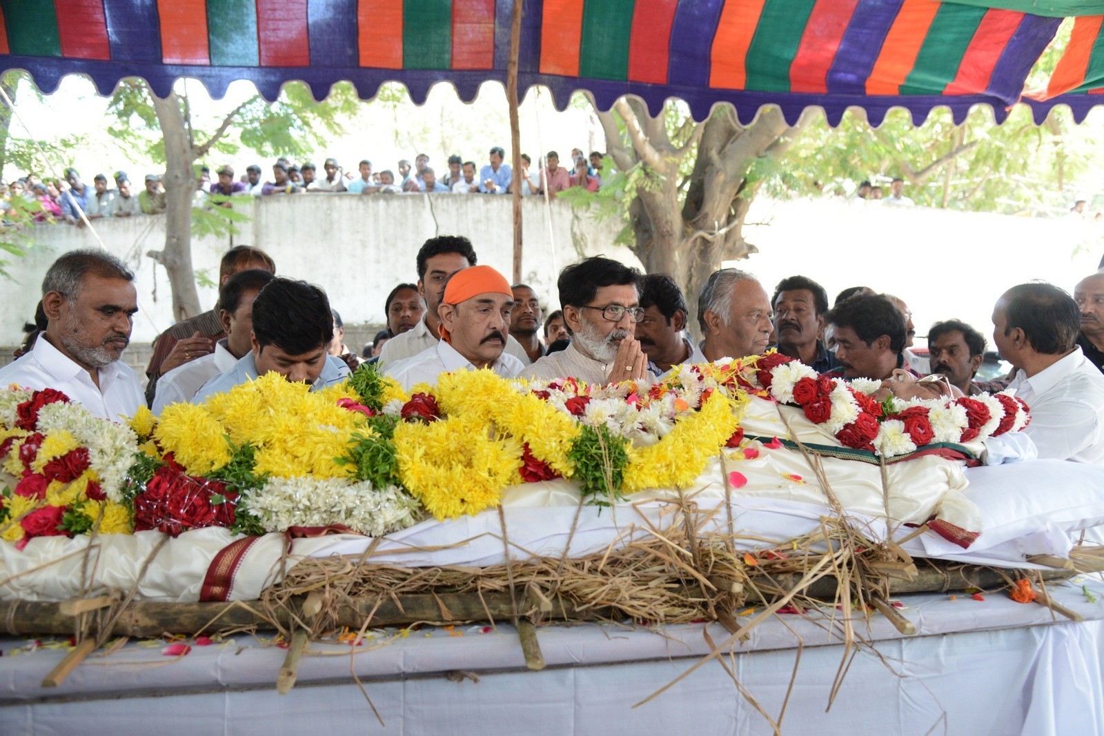 VB Rajendra Prasad Condolences Photos 02 - 90 / 170 photos