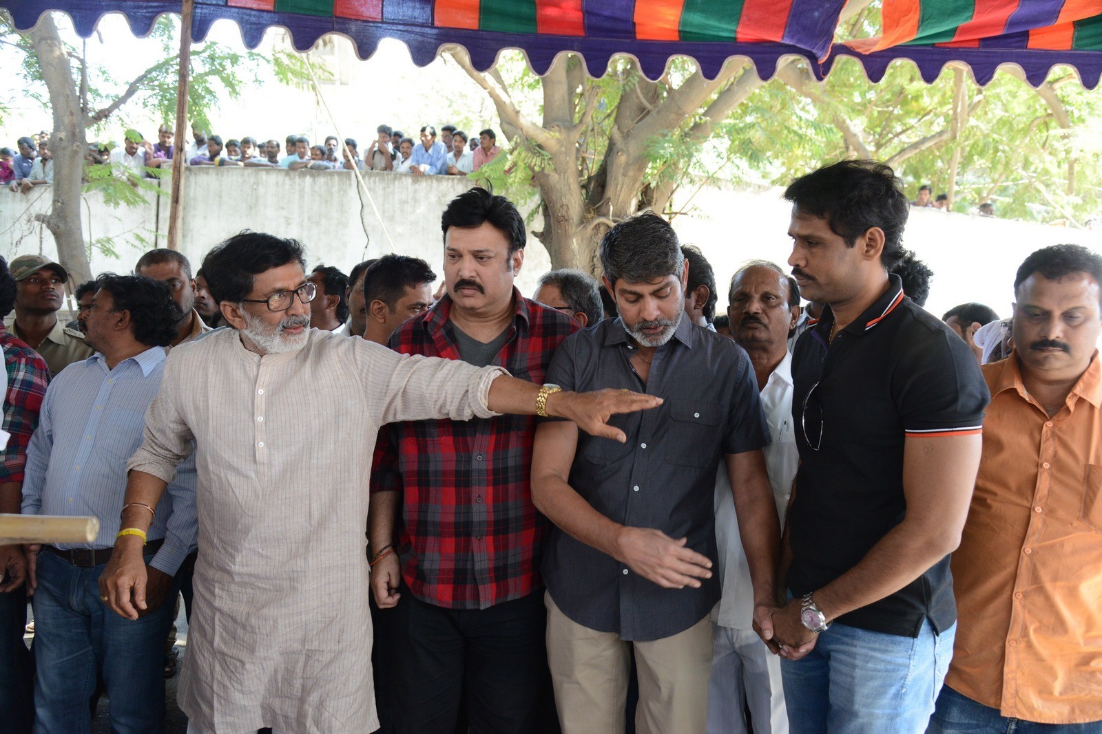 VB Rajendra Prasad Condolences Photos 02 - 96 / 170 photos