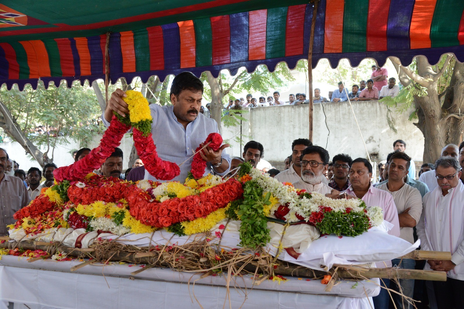 VB Rajendra Prasad Condolences Photos 02 - 107 / 170 photos
