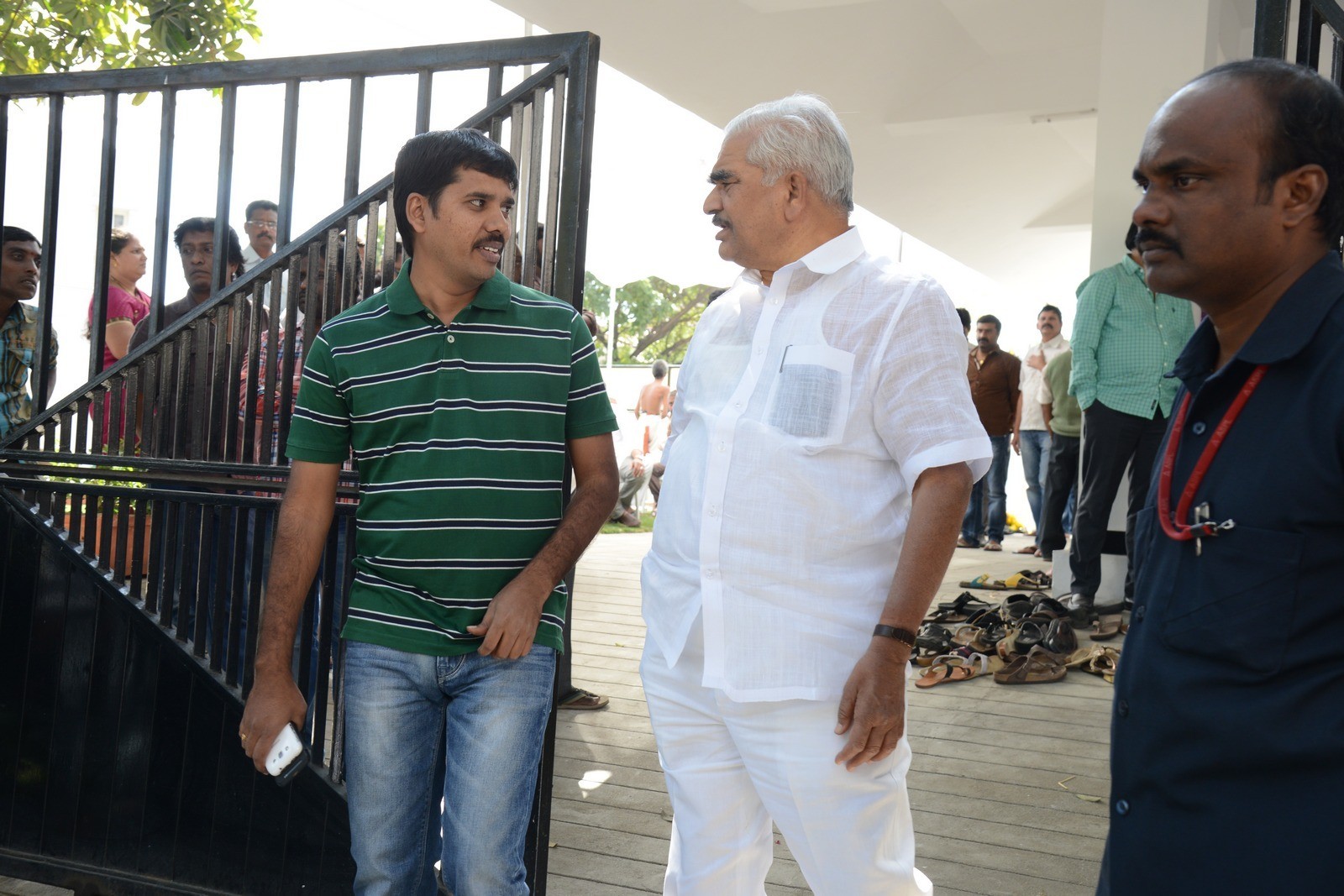 VB Rajendra Prasad Condolences Photos 02 - 118 / 170 photos