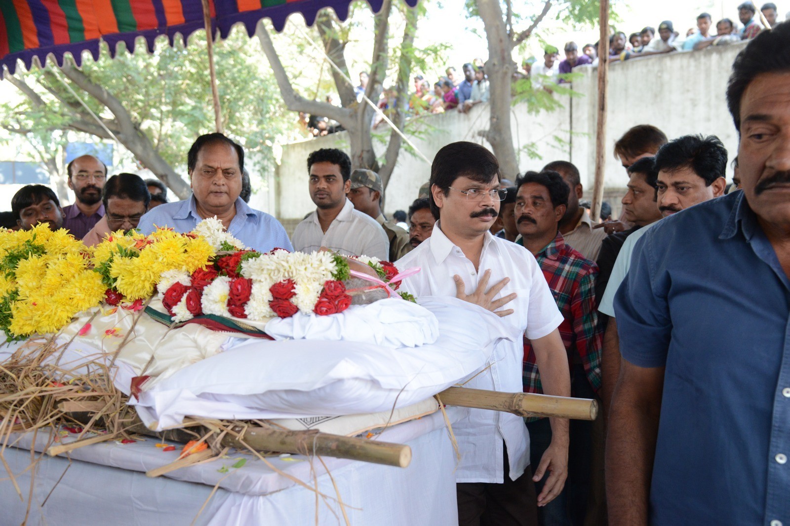 VB Rajendra Prasad Condolences Photos 02 - 147 / 170 photos