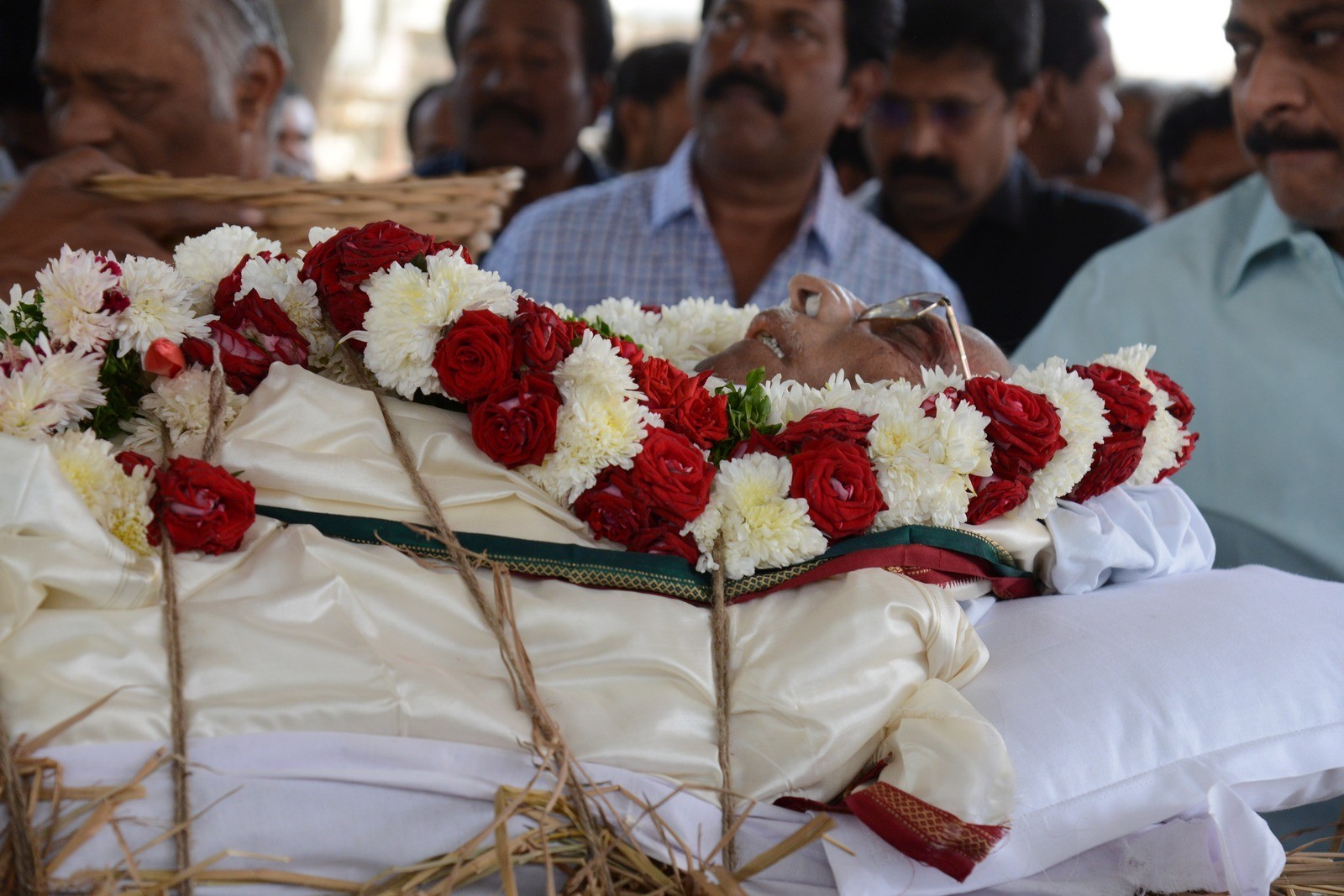 VB Rajendra Prasad Condolences Photos 02 - 155 / 170 photos