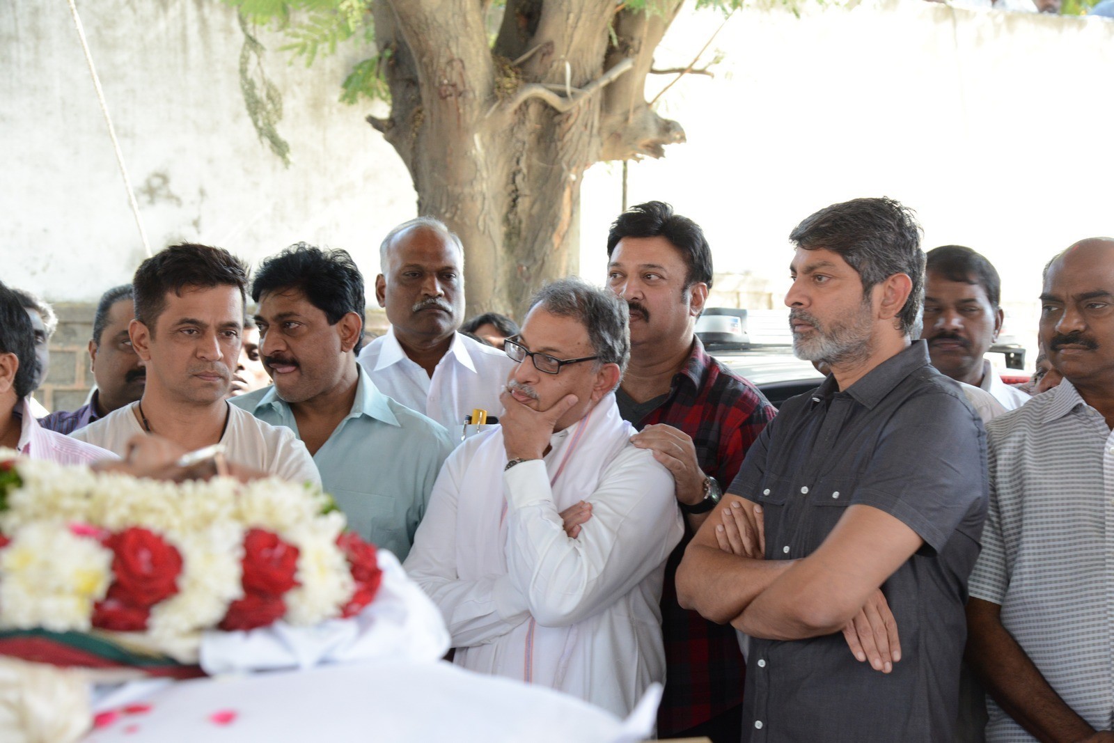 VB Rajendra Prasad Condolences Photos 02 - 156 / 170 photos