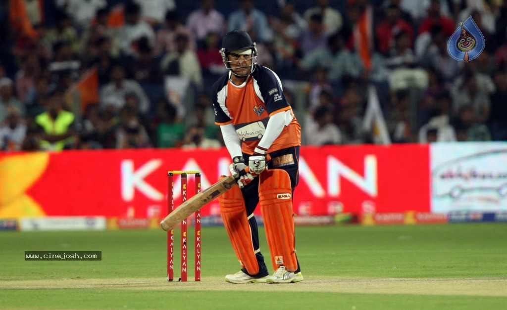 Veer Marathi vs Mumbai Heroes Match - 2 / 96 photos