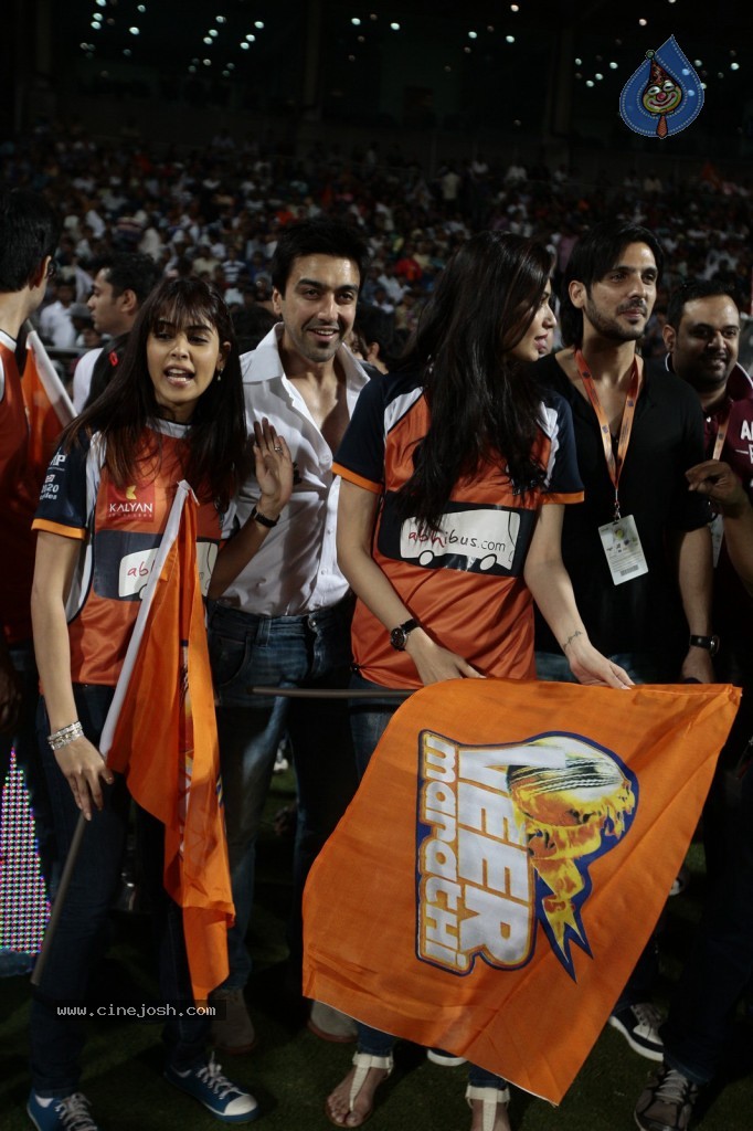 Veer Marathi vs Mumbai Heroes Match - 8 / 96 photos