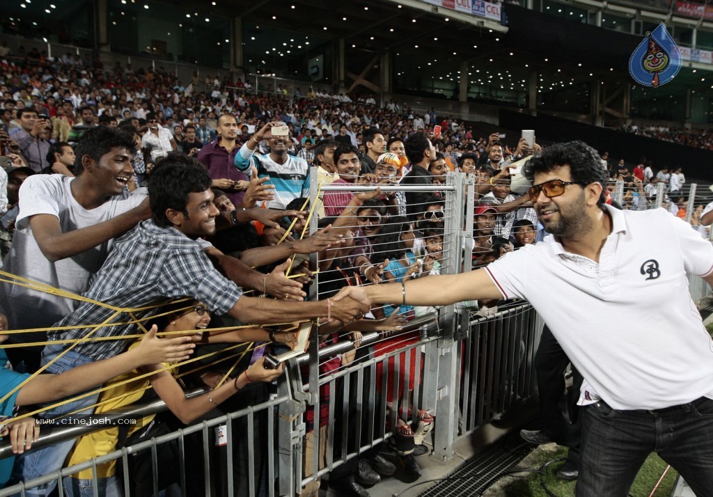 Veer Marathi vs Mumbai Heroes Match - 9 / 96 photos