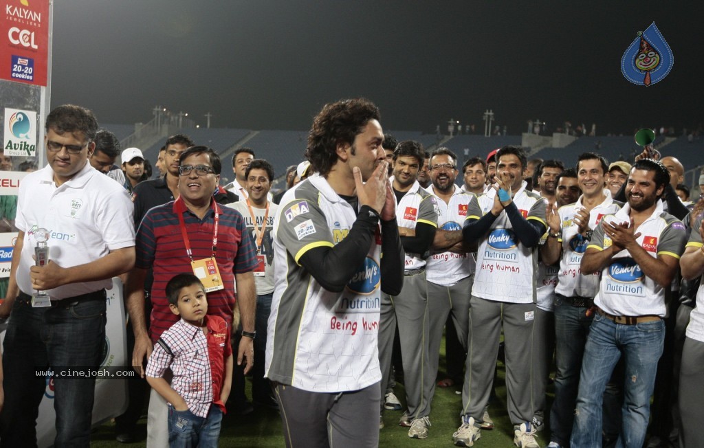 Veer Marathi vs Mumbai Heroes Match - 13 / 96 photos