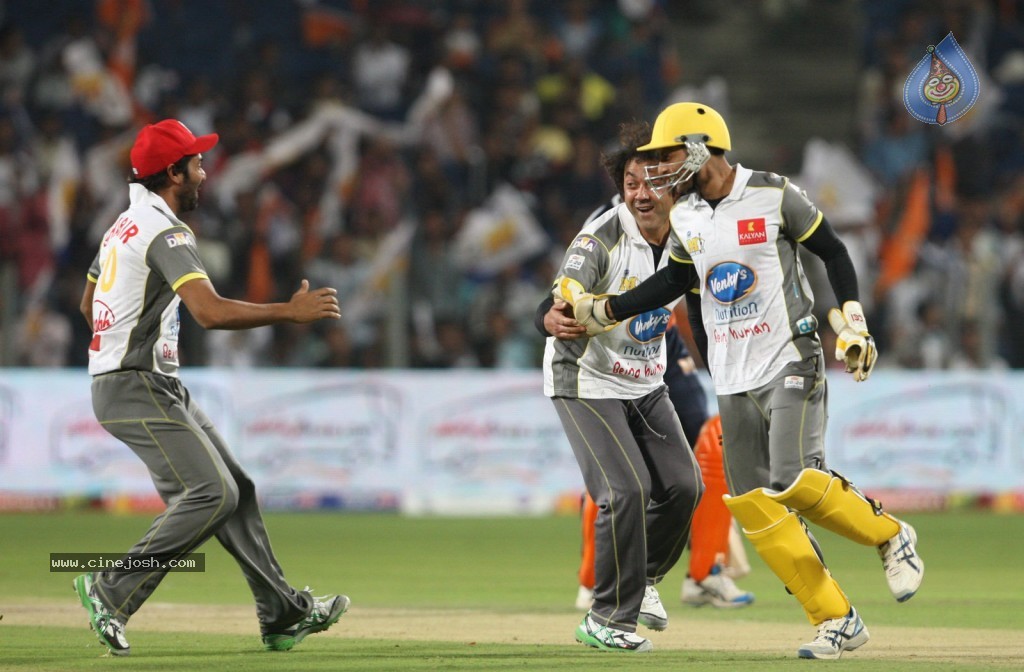 Veer Marathi vs Mumbai Heroes Match - 14 / 96 photos