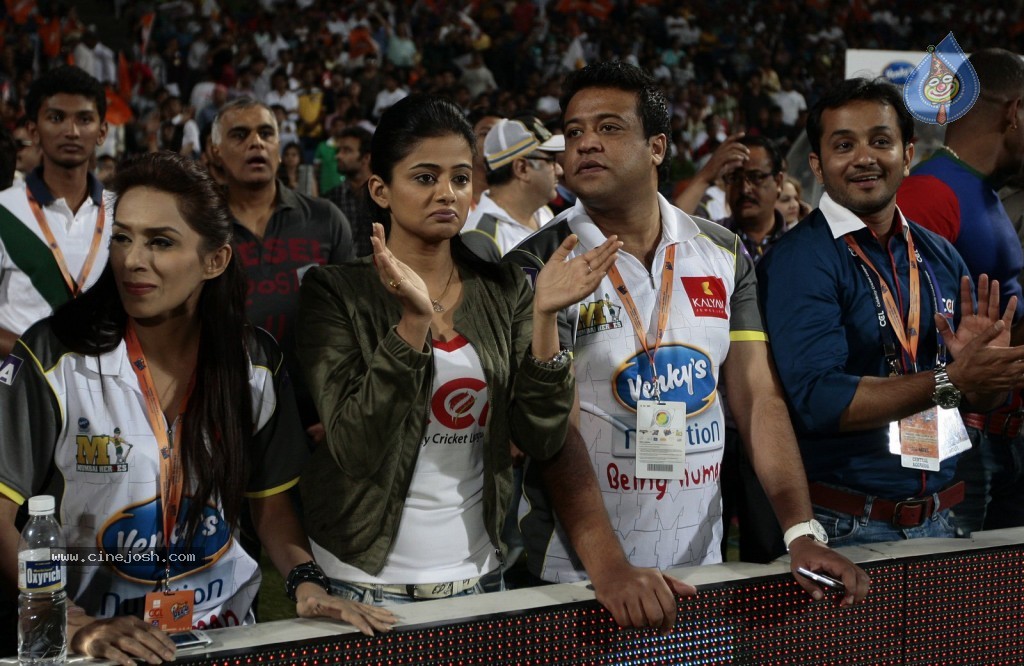 Veer Marathi vs Mumbai Heroes Match - 16 / 96 photos