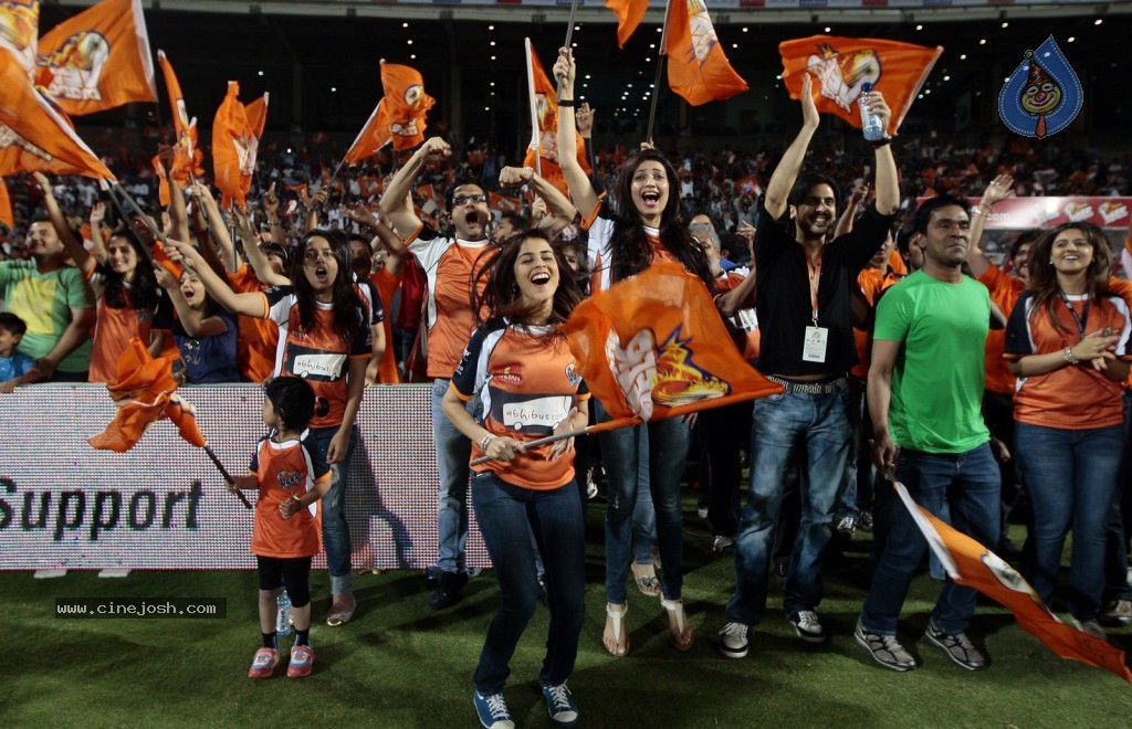 Veer Marathi vs Mumbai Heroes Match - 18 / 96 photos