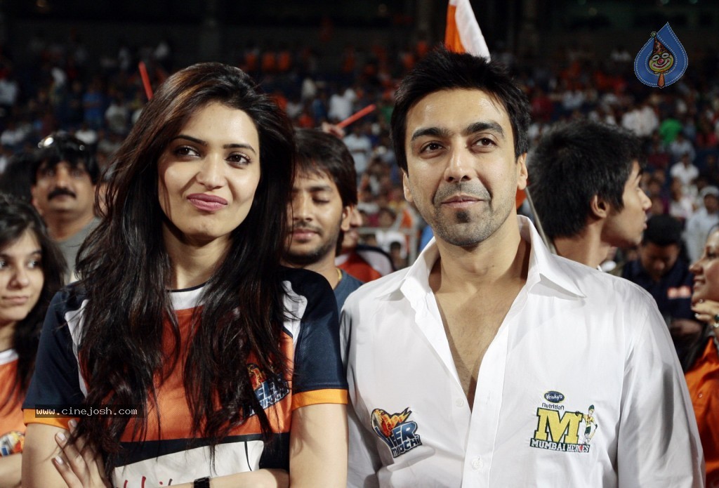 Veer Marathi vs Mumbai Heroes Match - 19 / 96 photos