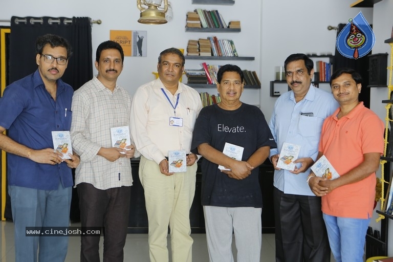 Vendi Chandamamalu Book Launch - 4 / 12 photos