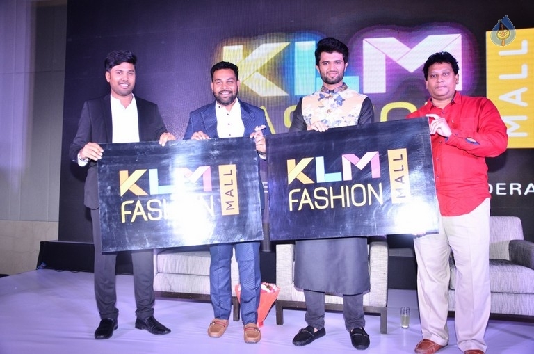 Vijay Devarakonda at KLM Mall Logo Launch event - 1 / 34 photos