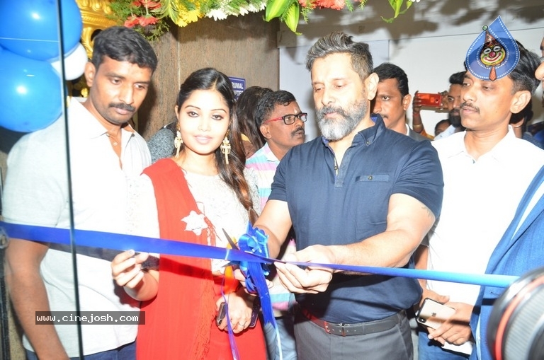 Vikram Launches Fitness Laboratory - 1 / 8 photos