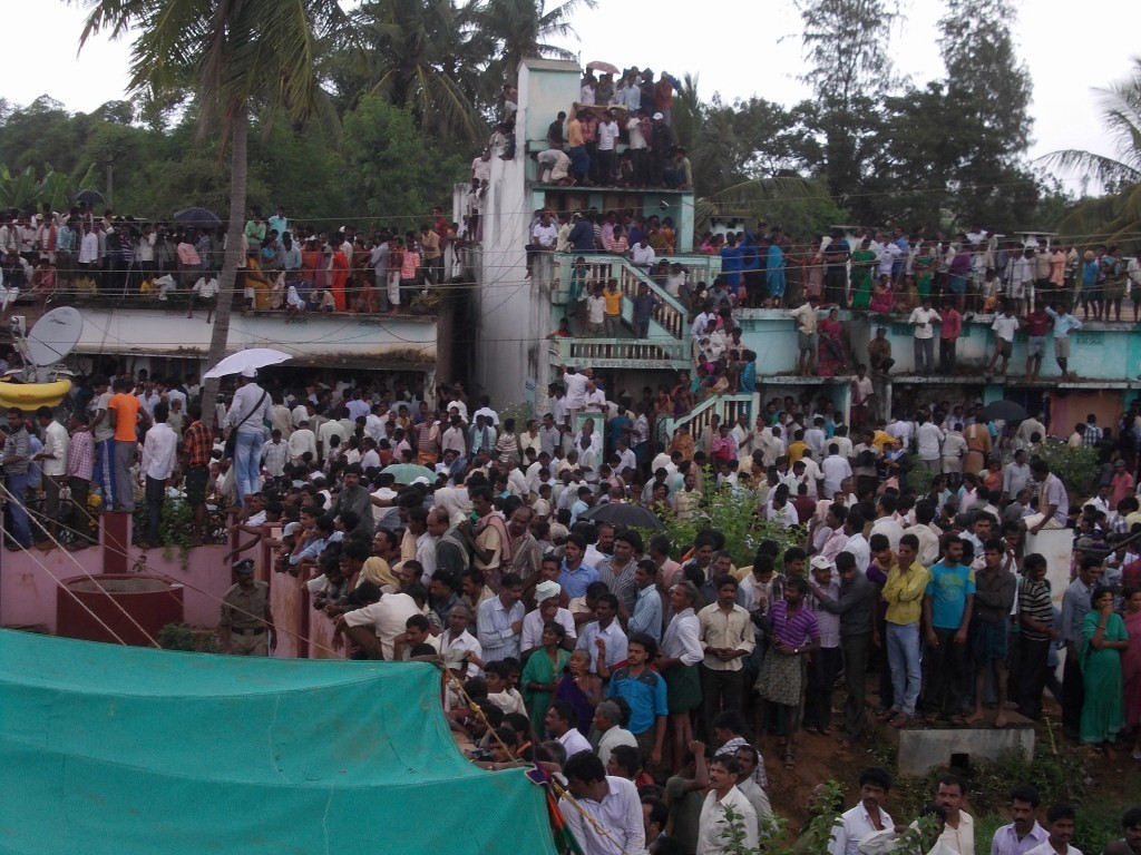 VIPs at Yerran Naidu Dead Body - 26 / 64 photos