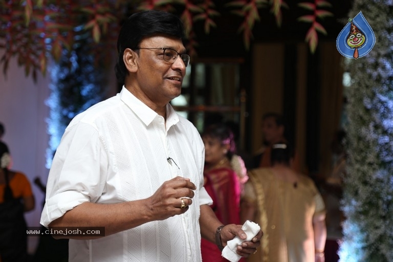 Vishagan - Soundarya Wedding Reception - 17 / 42 photos