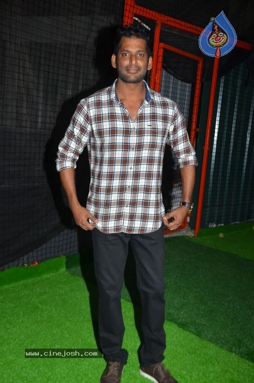 Vishal Inugurate V Square Sports Arena - 2 / 8 photos