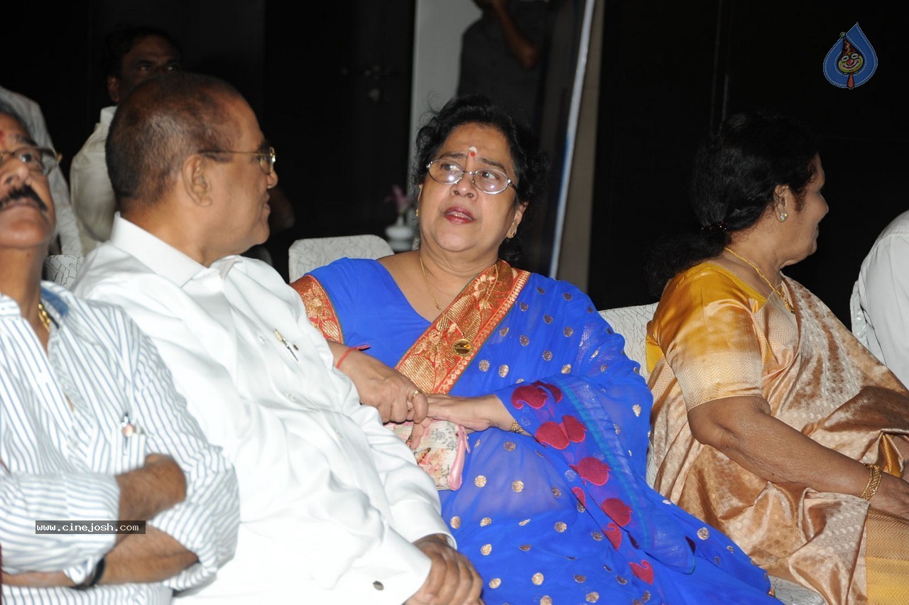 Vishwa Vijetha Vijayagadha Book Launch - 11 / 145 photos