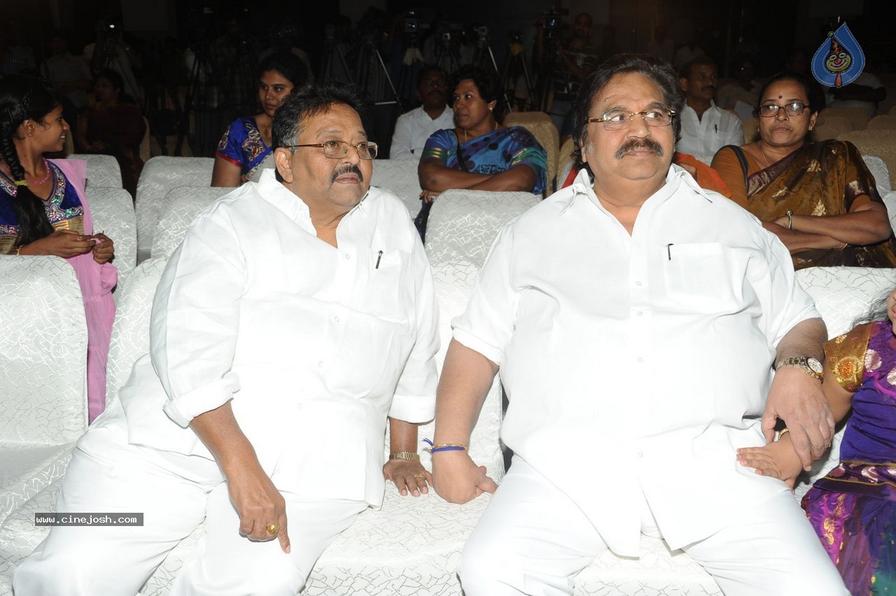 Vishwa Vijetha Vijayagadha Book Launch - 18 / 145 photos
