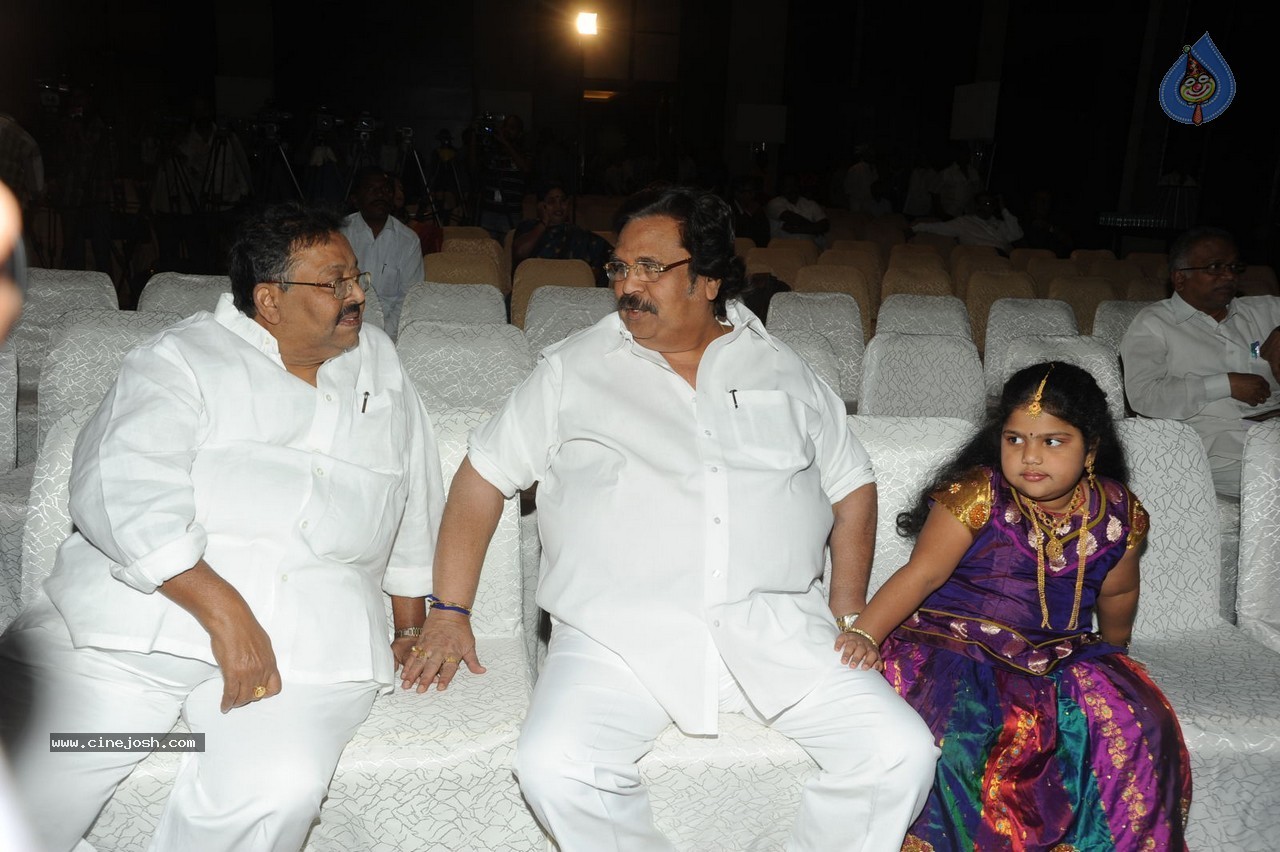 Vishwa Vijetha Vijayagadha Book Launch - 25 / 145 photos