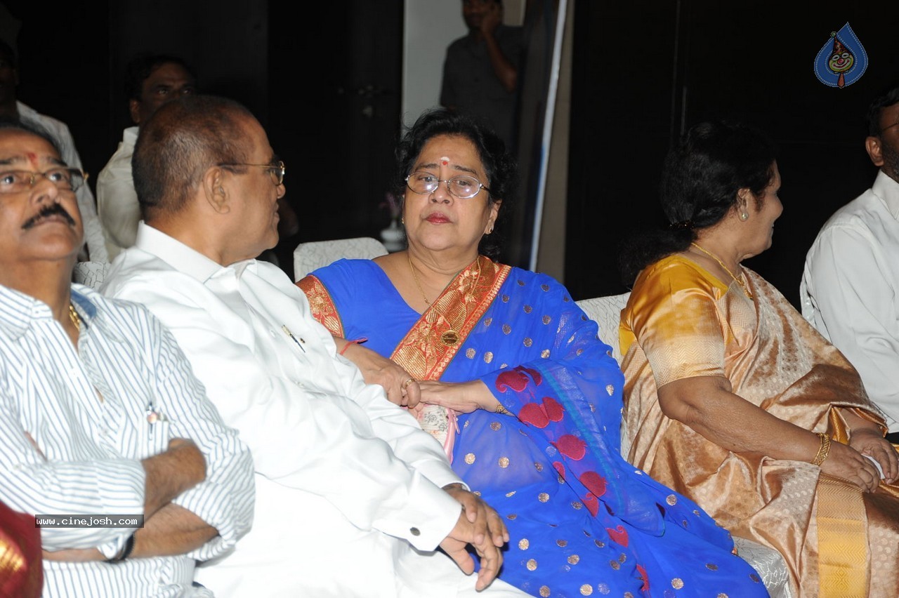 Vishwa Vijetha Vijayagadha Book Launch - 121 / 145 photos