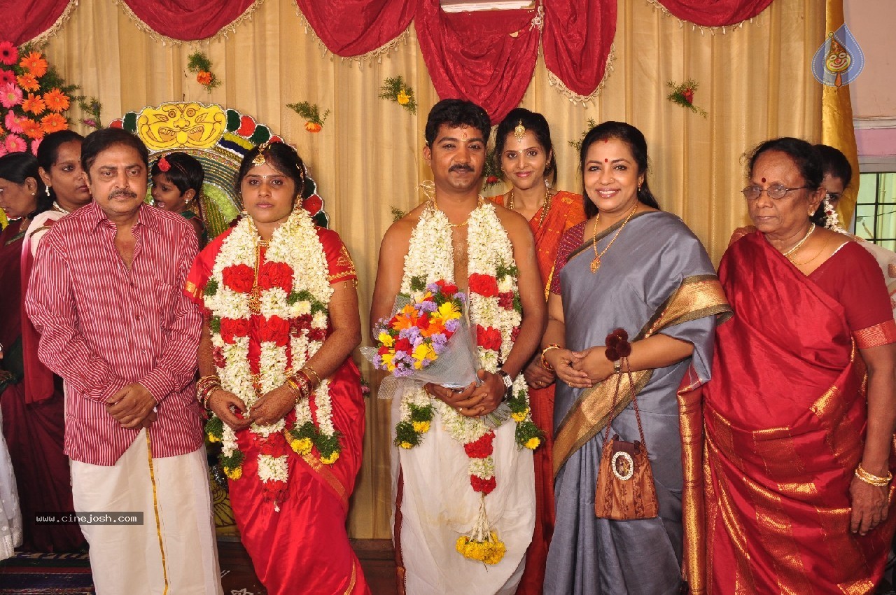 VP Mani Daughter Gayathiri Wedding Photos - 18 / 32 photos