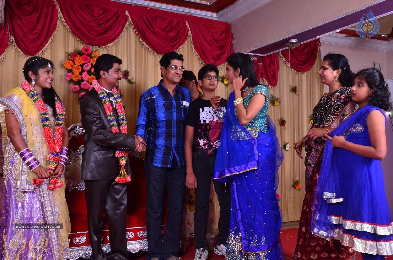 VP Mani Daughter Gayathiri Wedding Photos - 25 / 32 photos