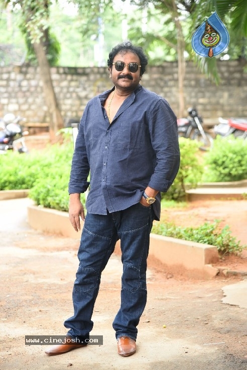  VV Vinayak Press Meet Pics - 11 / 17 photos