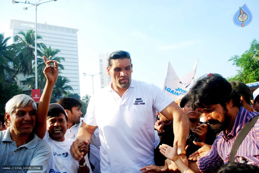 WWE Wrestler Khali at Peace Run in Mumbai - 8 / 11 photos