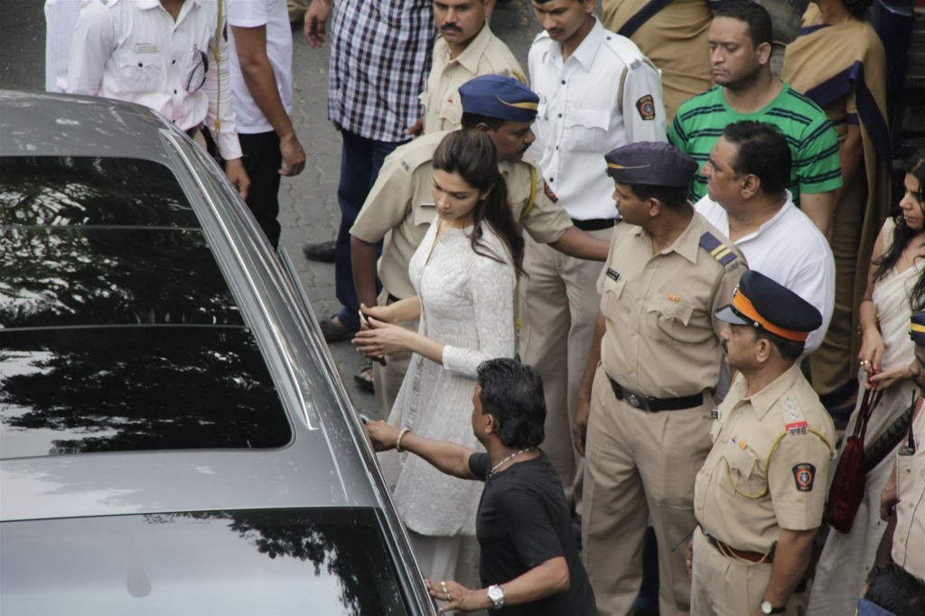 Yash Chopra Condolences Photos - 80 / 138 photos