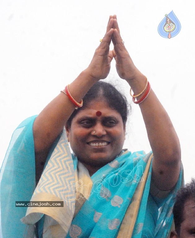 Ys Vijayamma Bi Elections Tour - 21 / 22 photos