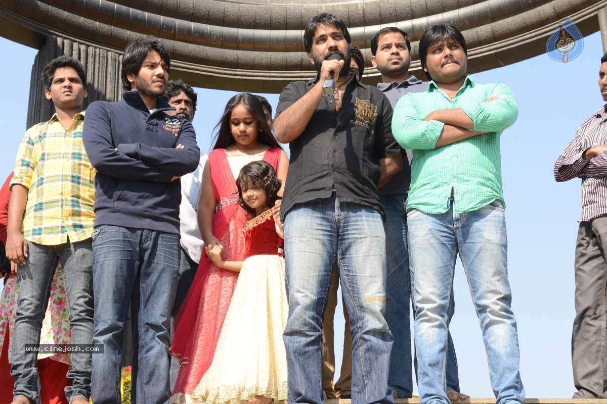 YVS Chowdary Visits NTR Ghat - 8 / 52 photos