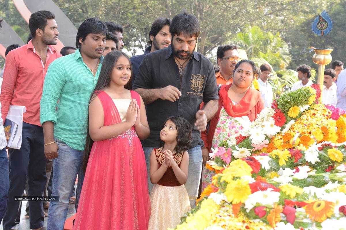 YVS Chowdary Visits NTR Ghat - 10 / 52 photos
