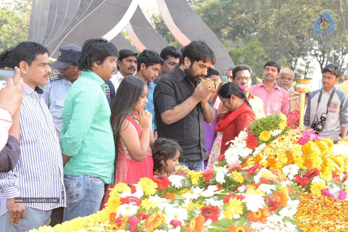 YVS Chowdary Visits NTR Ghat - 16 / 52 photos