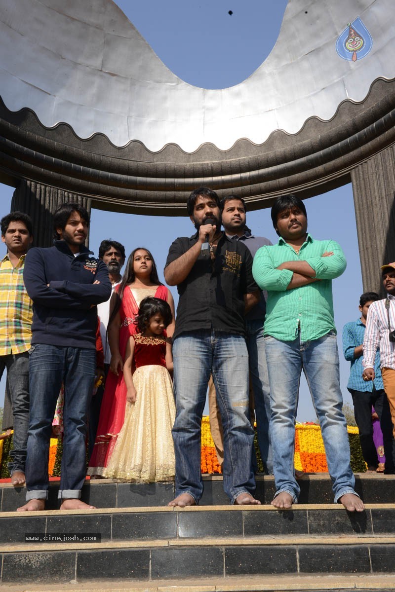 YVS Chowdary Visits NTR Ghat - 21 / 52 photos