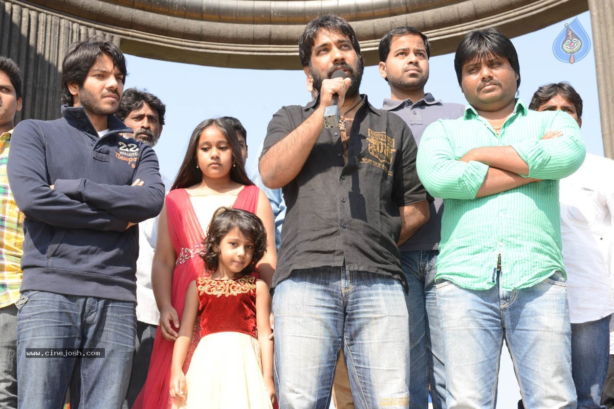 YVS Chowdary Visits NTR Ghat - 28 / 52 photos