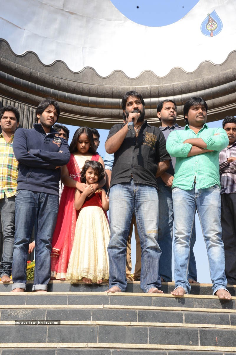 YVS Chowdary Visits NTR Ghat - 29 / 52 photos