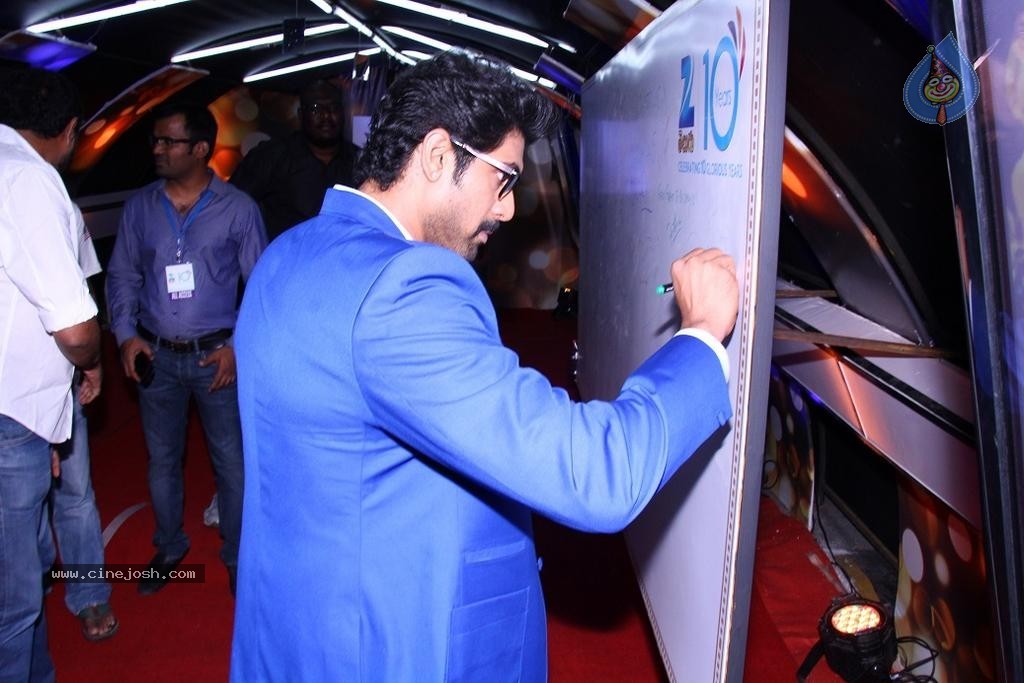 Zee 10 Years Celebrations Red Carpet - 14 / 17 photos