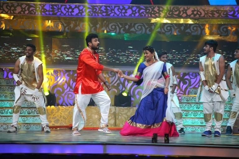 Zee Telugu Golden Awards 2017 - 5 / 55 photos